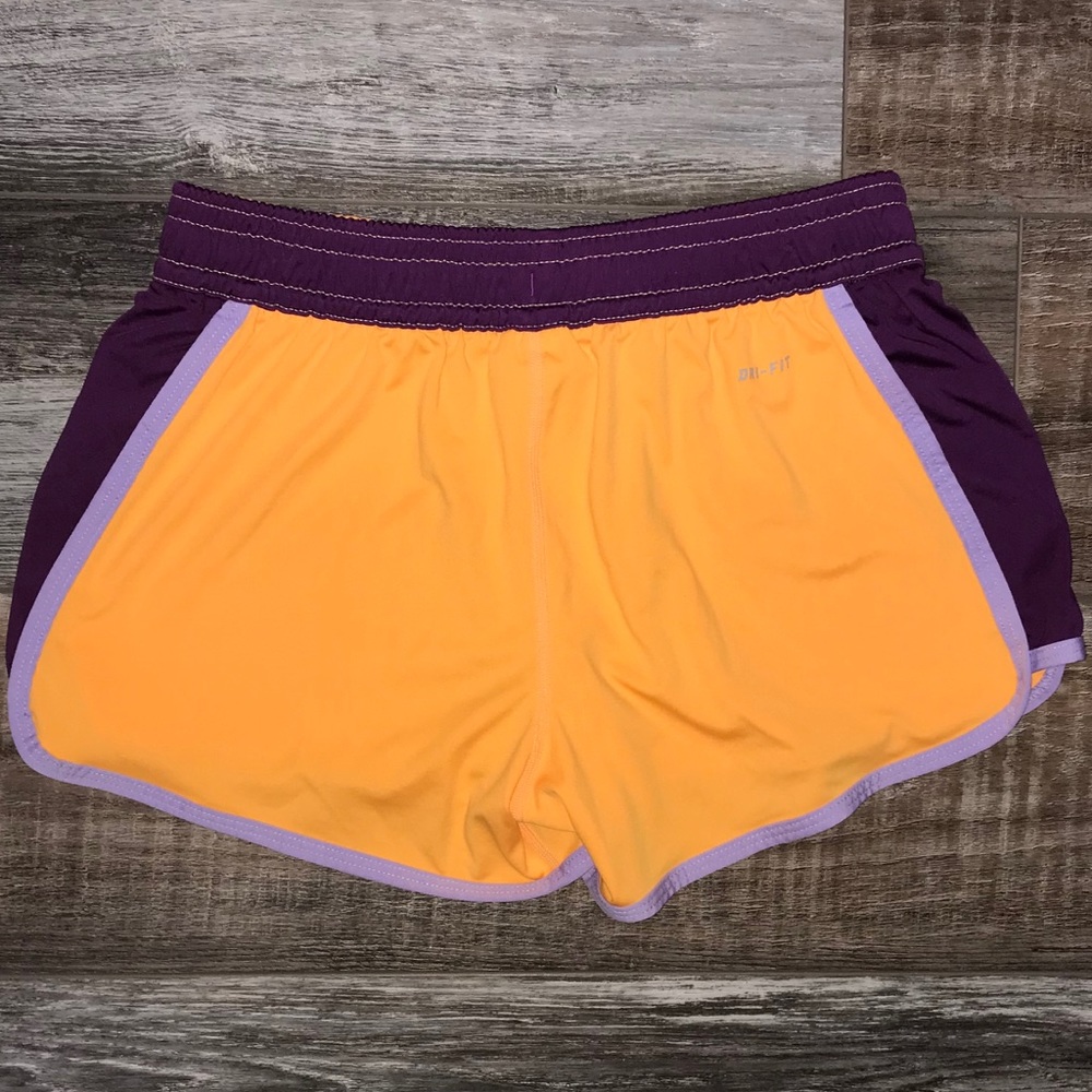 Nike Small - Picture 2 of 3